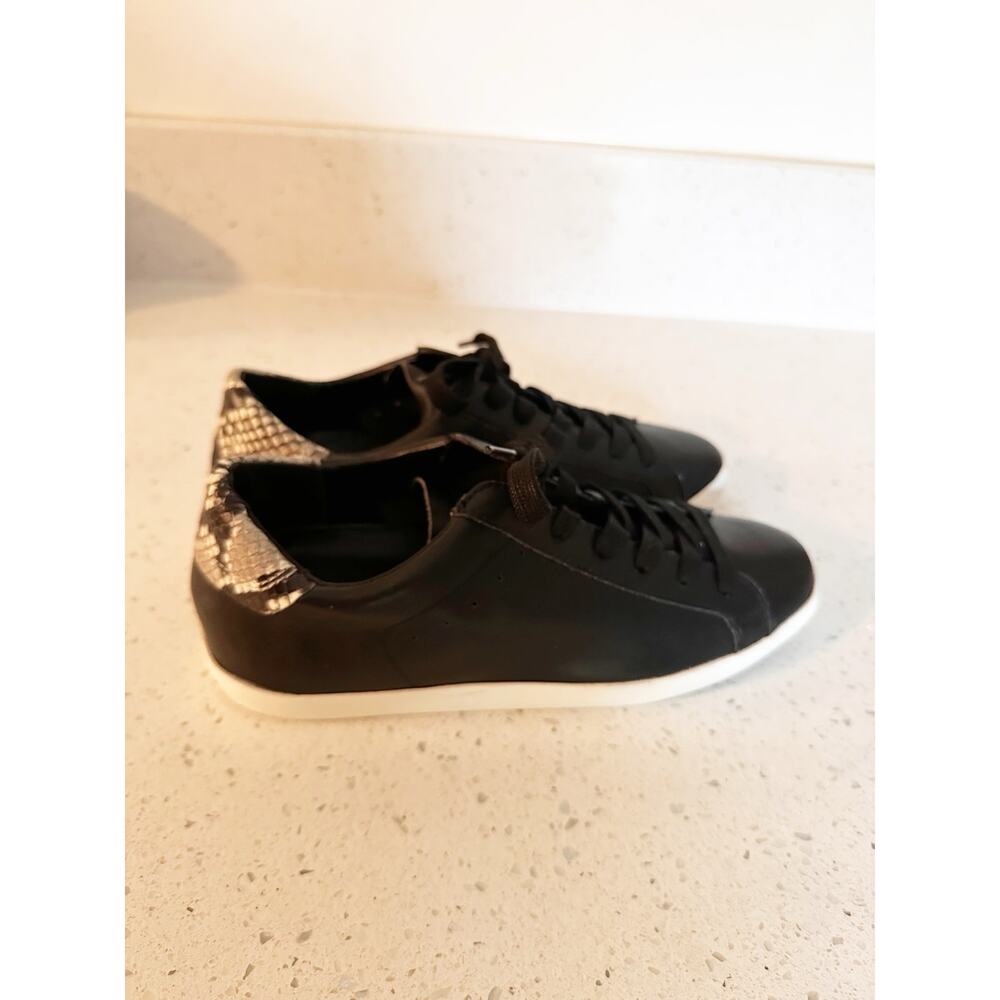 Banana Republic Genuine Leather Sneakers Black Snake Print 7.5 Lace Up Animal